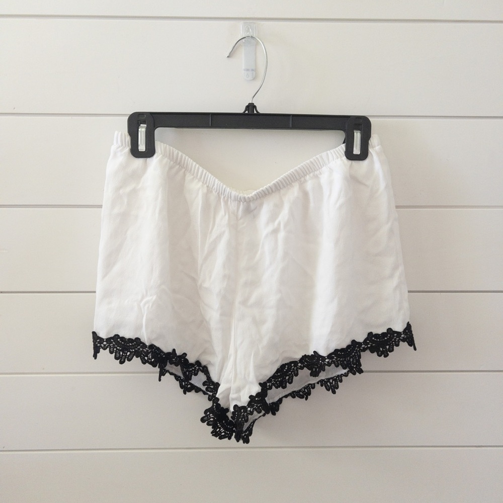 BB Dakota white lace shorts